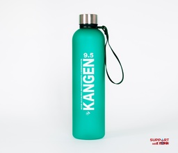 ﻿Botella verde de tritán mate KANGEN pH 9.5 con tapón plateado.﻿